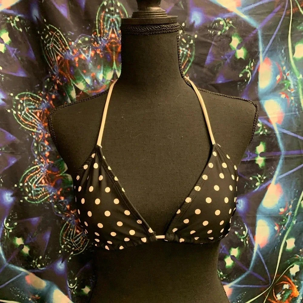 🤑 5 for $25  
Black and white polkadot bikini top